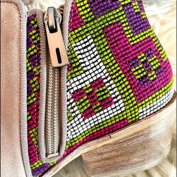 Sam Edelman Putnam Embroidered Leather Ankle Boots (7M) - Picture 7 of 16